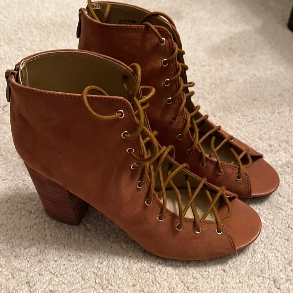 Light brown suede laced bootie